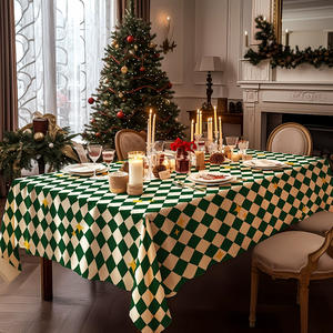 Mantel de tela de poliéster impermeable y resistente al aceite de alta gama con diseño navideño a cuadros para fiestas - Product Image 1