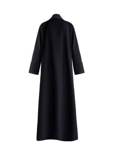 Abaya Modeste Bicolore Noir et Bleu Marine, Col en V, Boutonnée sur le Devant, Robe Longue, Tenue Islamique Contemporaine, ODM, 100% Polyester - Product Image 5