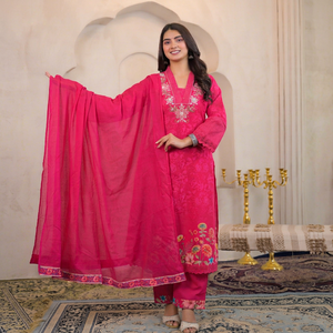 Ensemble de costume en coton bleu ciel premium 60x60 avec imprimé numérique, col orné, pantalon assorti et dupatta imprimé pour femmes - Product Image 1