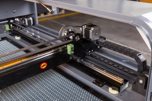 เครื่องแกะสลักเลเซอร์ CO2 1080 57 เครื่องทำตรายาง เครื่องแกะสลัก CNC เลเซอร์ - Product Image 5