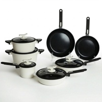 Ensemble de casseroles et poêles élégant et moderne en aluminium blanc, 7 pièces, couvercles en verre, compatible induction/gaz, revêtement céramique antiadhésif, moulé sous pression