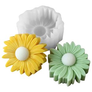 Moule en silicone 3D grande fleur de marguerite de 7 cm - Moule réaliste pour bougies, savons, résines, pierres aromatiques florales pour cadeaux DIY et décoration intérieure - Product Image 1