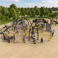 Grande structure de jeu extérieure commerciale en acier et PVC avec toboggan et structure d'escalade pour parc d'attractions à vendre