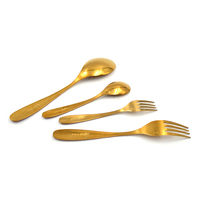 Ustensile de table modèle personnalisé poignée couverts en acier inoxydable plaqué or couteau fourchette cuillère ensemble de couverts