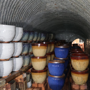 Vente en gros directe grande jardinière en argile céramique pot de décoration de jardin en terre cuite avec style vintage utilisation intérieure/extérieure ODM/OEM - Product Image 5