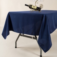 Couverture de table en polyester lavable résistante aux rides Rectangle 6 pieds de nappe pour la fête de mariage