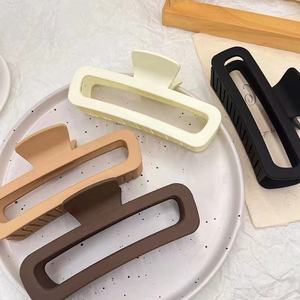 Pinzas para el pelo para mujer de 13cm y nuevo diseño de alta calidad al por mayor, accesorios de plástico para el cabello para niñas - Product Image 3