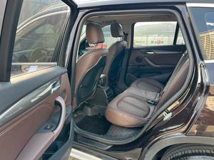 Auto Usado en Venta, <span class=keywords><strong>BMW</strong></span> <span class=keywords><strong>X1</strong></span> XDrive20Li 2018, SUV Usado, Volante a la Izquierda, Automático, Lujoso, 192hp, Excelente Estado - Product Image 4