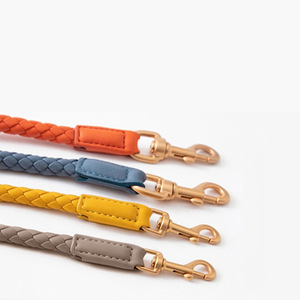 Collar de Cuero para Mascotas <span class=keywords><strong>2026</strong></span> + Correa Personalizable en Varios Colores, Correa de Cuero PU Trenzado con Patrón Animal y Adorno de Pelo - Product Image 4