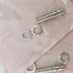 ใหม่ IFM O5D102 โฟโตอิเล็กทริคเซนเซอร์แบบดั้งเดิม การตรวจจับด้วยเลเซอร์ ระดับ IP67 สูง ระบบอัตโนมัติทางอุตสาหกรรม - Product Image 3