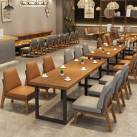 Ensemble de mobilier commercial moderne pour restaurant, café, et espace de restauration : banquette, canapé, chaises et table en bois pour hôtels et traiteurs