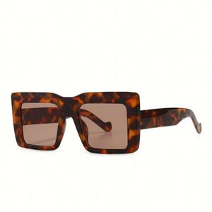Lunettes de soleil surdimensionnées carrées rétro tendance 2022 avec logo personnalisé, monture large, protection UV400, motif léopard pour femmes - Product Image 3