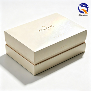 Boîte cadeau rigide personnalisée <span class=keywords><strong>de</strong></span> qualité supérieure avec estampage à chaud, emballage durable pour la vente au détail, pour les ensembles <span class=keywords><strong>de</strong></span> soins <span class=keywords><strong>de</strong></span> la peau en boutique - Product Image 1
