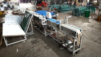 Machine d'étiquetage de drapeaux en tissu textile de 1,6 m avec étiquettes en rouleau