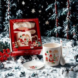 KZR - Vente en gros de cadeaux promotionnels de Noël - Tasse en céramique bon marché avec couvercle et cuillère - Product Image 4