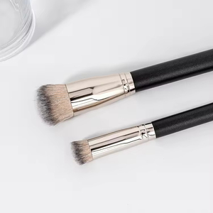 Concealer brush with wooden handle soft hair no powder beginner <b>makeup</b> brush seamless beauty <b>tool</b> mini oblique head - Product Image 5