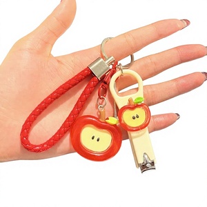 Lindo cortauñas con forma de manzana, mini herramienta de manicura portátil, llavero de resina, adorno para bolso, para uso diario, regalo - Product Image 3