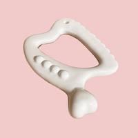 Outil d'acupression en céramique à la vitamine C de marque naturelle Gua Sha en forme de cuillère striée Fonction musicale pour le massage du corps et du visage