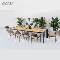 Table à manger extensible moderne en teck avec structure en aluminium, ensemble de patio et chaises empilables pour hôtel, villa, cuisine, usage extérieur, entrée extérieure