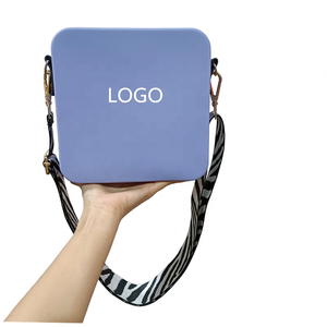 Borsa a tracolla quadrata <span class=keywords><strong>viola</strong></span> per bambini con borsa in Silicone di nuovo Design con tracolla regolabile - Product Image 2