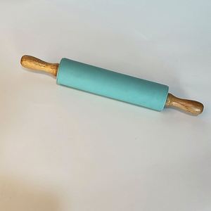 Nouveau mini rouleau à pâtisserie en silicone avec manche en bois, surface antiadhésive pour les raviolis et les nouilles, pour les enfants, dans un sac OPP - Product Image 6