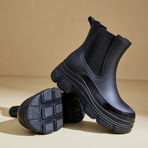 Procesamiento personalizado PVC señoras mujeres Botas de lluvia moda botas bajas antideslizante resistente al desgaste Botas de lluvia impermeables - Product Image 5