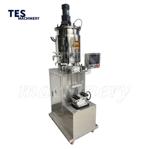 Machine de remplissage cosmétique de moteur servo de haute précision pour la production de glaçure de lèvre de base liquide - Product Image 6