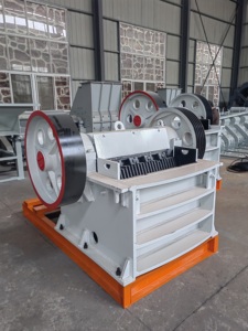 Trituradora de Mandíbulas con Motor de Corriente Alterna y Rodamientos, Capacidad de 10 T/h, para Uso en Minería - Product Image 6