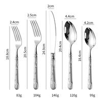 Ensemble de couverts de mariage traditionnel en acier inoxydable 4 ou 5 pièces avec manche martelé, comprenant cuillère à dîner, fourchette et couteau de table dentelé, résistant à la rouille