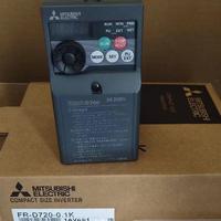 Variador de Frecuencia Simple Ultracompacto FR-D720-0.4K Serie D700 0.4kW Monofásico 200V para Aplicaciones Simples en Motores Pequeños
