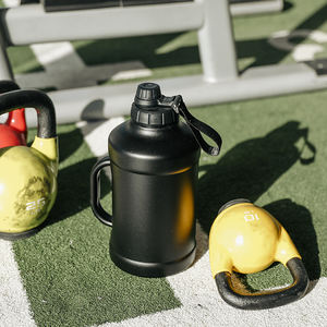 गैर-पर्ची हैंडल डिजाइन के साथ इको फ्रेंडली 64 औंस पानी जुग पानी की बोतल स्पोर्ट्स बोतल - Product Image 2