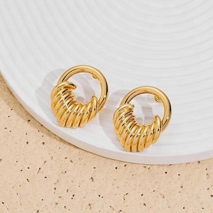 Modernos Pendientes de Fiesta para Mujer con Cadena de Acero Inoxidable en Espiral, Diseño Geométrico y Baño de Oro de 14K - Product Image 4