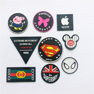 Étiquettes en caoutchouc souple PVC 3D pour vêtements - Product Image 4