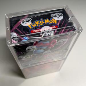 Boîte de protection transparente en acrylique empilable résistante aux UV, durable, édition anglaise, boîte de booster, boîte de présentation de cartes Pokémon PTCG - Product Image 2