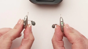 Dispositivo Auditivo RIC Unitron Moxi V3R de Grado Profesional con Tecnología Inteligente de Mejora de Audio y Amplificación de Voz Clara - Product Image 4