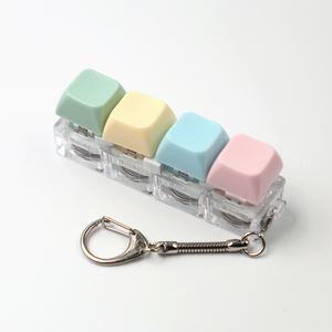 4 個ミニキーボードフィジェットおもちゃキーホルダー楽しいストレス解消ボタンポータブルキーリングおもちゃ - Product Image 2