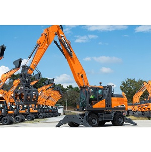 รถตักวัสดุแบบมีล้อ DX270WMH-7 ขนาด 28.1 ตัน 13 เมตร พร้อมระบบไฮดรอลิก สำหรับงานขนถ่ายไม้และงานจัดการวัสดุในลานเก็บท่อนซุง - Product Image 1