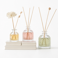 Bouteille en verre gaufrée de luxe vintage 50ml 100ml pour diffuseur à bâtonnets, avec logo personnalisé, récipient d'arôme haut de gamme pour la décoration intérieure haut de gamme