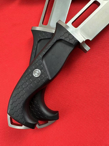 Navaja Plegable Multiusos de Acero Inoxidable CPM con Punta de Lanza y Mango de Plástico para Camping al Aire Libre, Personalizable OEM - Product Image 4