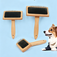 La conception à coussin d'air offre un amortissement élastique aux dents du peigne lorsqu'une force est exercée, empêchant de tirer sur la peau de l'animal.