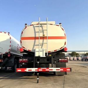 Camión Cisterna de Combustible de Tamaño Mediano Marca JAC 6X4 con Capacidad de 20000 Litros para Petróleo Crudo, Gasolina y Diésel - Product Image 5