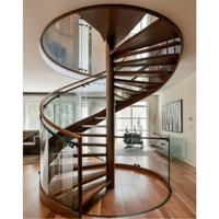 Escalier moderne en bois Tanlong Escaliers intérieurs incurvés Garde-corps Balustrade en bois massif