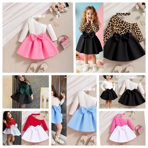 Hochwertiges Kinder-Set: Weste, Rock und Mantel, 2-teilig, Lässiges Winter-Schneemädchen-Kleid mit Warmer Jacke für Kinder - Product Image 4