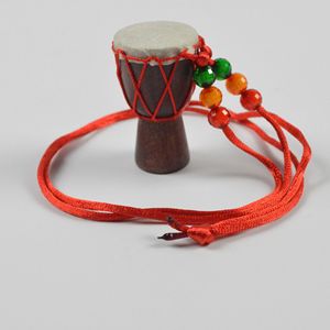Vente en gros de mini-tambours africains, instruments de percussion, collier, pendentif ou porte-clés en bois, pour cadeau aux amateurs de musique - Product Image 4
