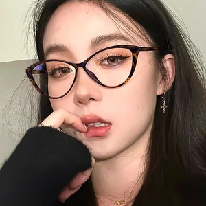 Montures de lunettes œil-de-chat, monture complète, couleur écaille unie, légères, mode féminine 2024 - Product Image 3