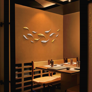 Art mural moderne en céramique dorée poisson abstrait fait à la main Décorations murales pour la décoration de la maison - Product Image 4