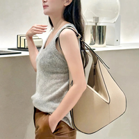 Sac fourre-tout pour femme en cuir véritable Molk personnalisé avec logo en relief, design bandoulière en forme de V tendance