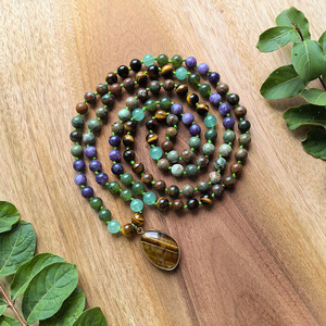 Collar de Meditación con 108 Cuentas Anudadas a Mano, Jade Verde, Turquesa, Lepidolita, Ojo de Tigre, Cristales Curativos, Joyería de Yoga - Product Image 1