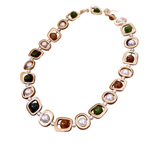 Set di Gioielli in Stile Corte Francese con Bracciale e Collana Vintage in Pietra e Perle Rotonde Cave per Donne - Product Image 5