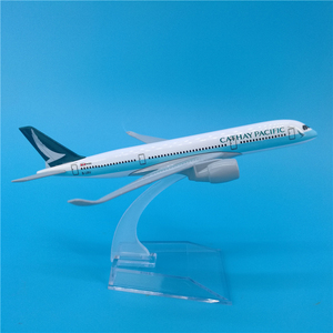 Modèle d'avion en alliage moulé sous pression Cathay Pacific Airways <span class=keywords><strong>Airbus</strong></span> <span class=keywords><strong>A350</strong></span> 1/<span class=keywords><strong>400</strong></span> de 16 cm avec support d'affichage, objet de collection - Product Image 4